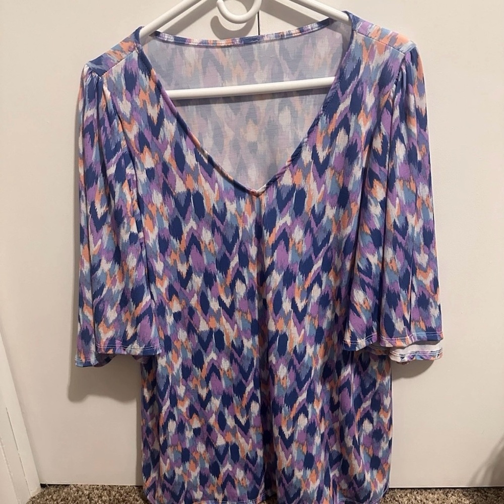 Dear Scarlett “ Cali” Vibrant Patterned V-Neck Blouse
